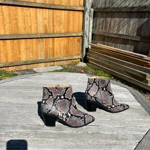 14th & Union Braxten Snake‎ Embossed Block Heel Bootie size 10